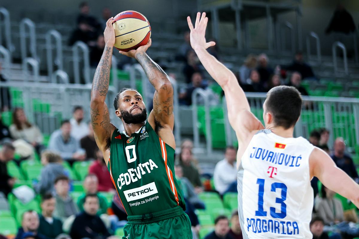 Obračun vodilnih: Cedevita Olimpija - Budućnost 54:48 (tretja četrtina)