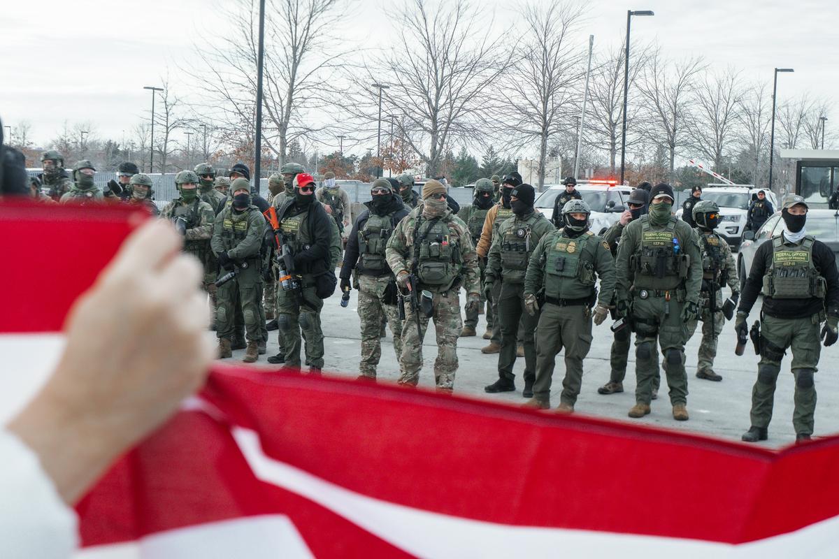 Na Aljaski naj bi bilo 1500 vojakov pripravljenih za morebitno napotitev v Minneapolis