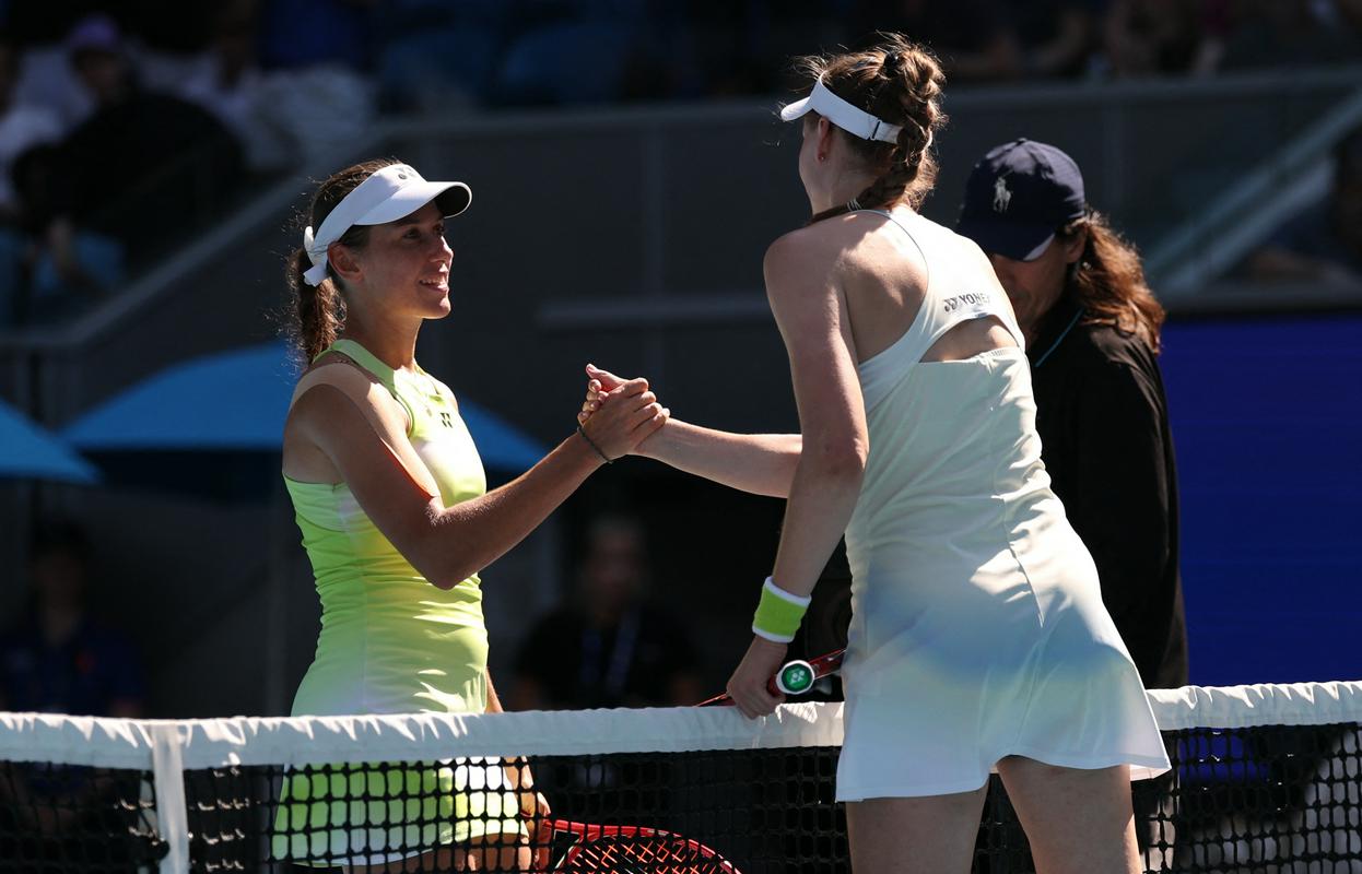 Peta nosilka po uri in 12 minutah izločila Kajo Juvan