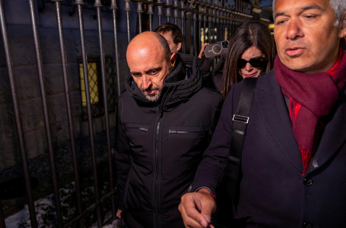 Lastnika bara v Crans Montani izpustili na prostost. Družine žrtev ogorčene.