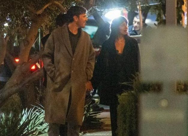 Sveže zaljubljena? Dakota Johnson in Role Model naj bi potrdila svojo zvezo.