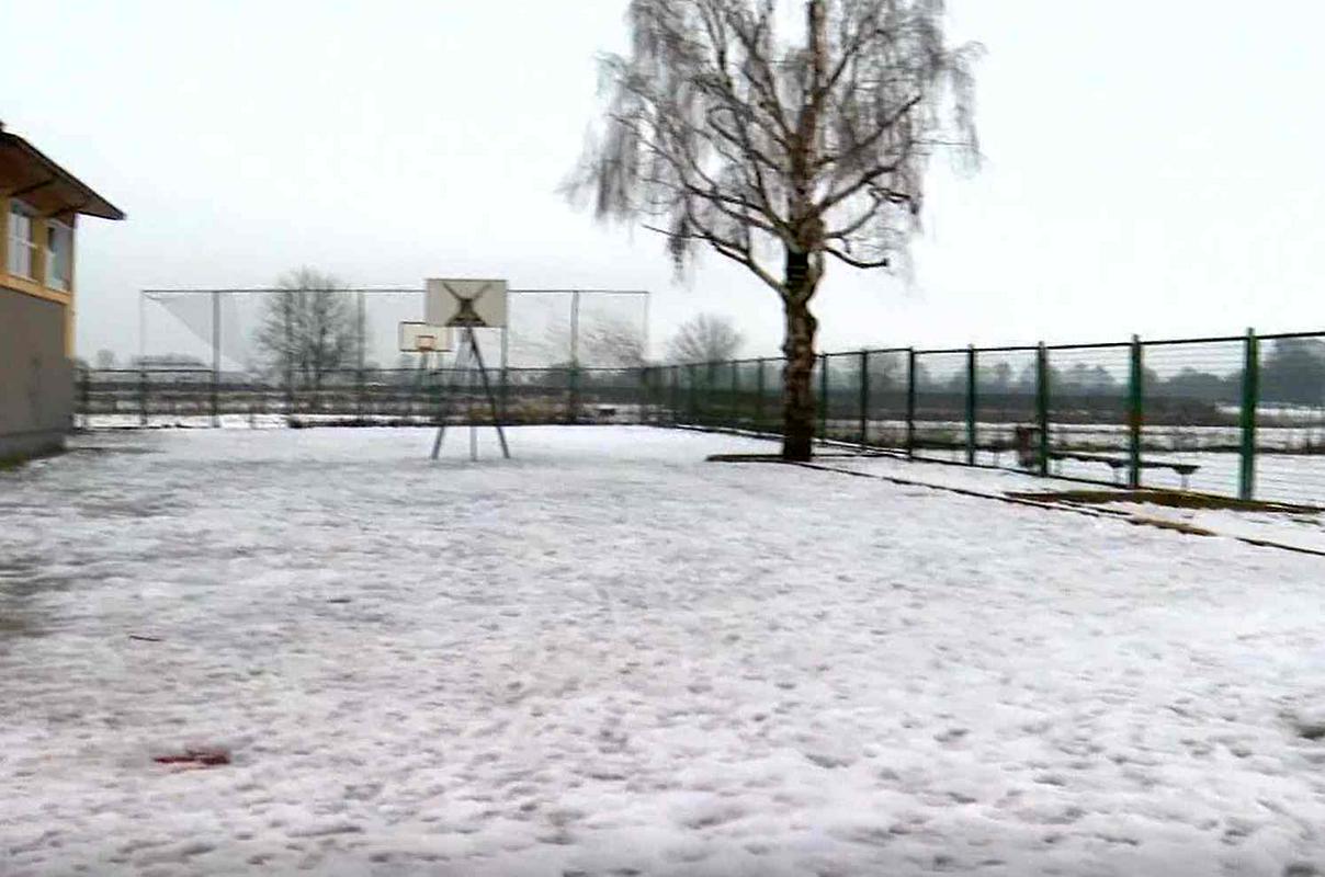 Moškega v Račah pretepli mladoletniki