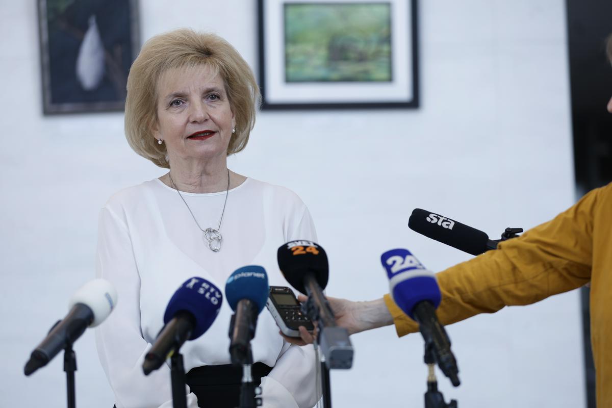 Fotografije predsednice zdravniške zbornice zlorabili za lažno oglaševanje izdelkov na spletu