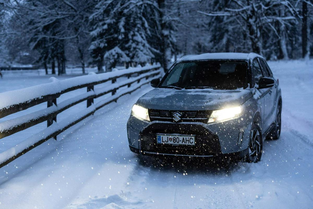 Analogna klasika, ki odločno zagrize v sneg