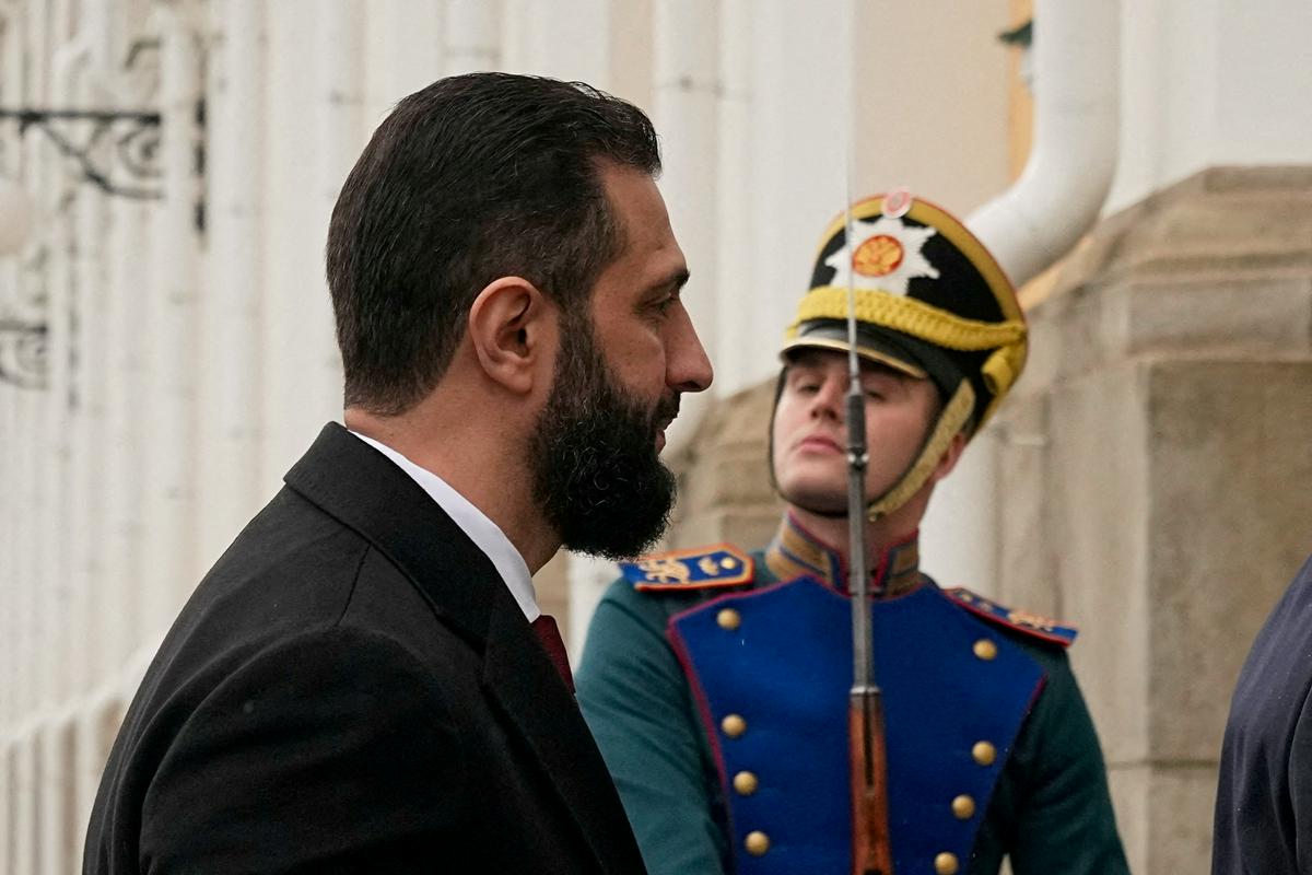 Putin z Al Šaro razpravljal o nadaljnji pristotnosti ruskih sil v Siriji