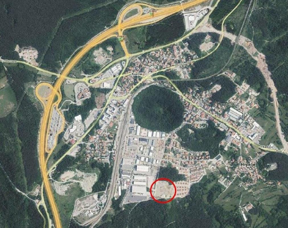 Prebivalci Hrpelj nezadovoljni z načrti za gradnjo večstanovanjskih stavb