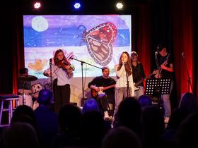 Glasbena skupina v okviru glasbene delavnice Pionirskega doma Foto: Barbara Reya