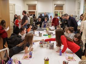 Delavnica risanja osnutkov za poštno znamko. Foto: Barbara Reya