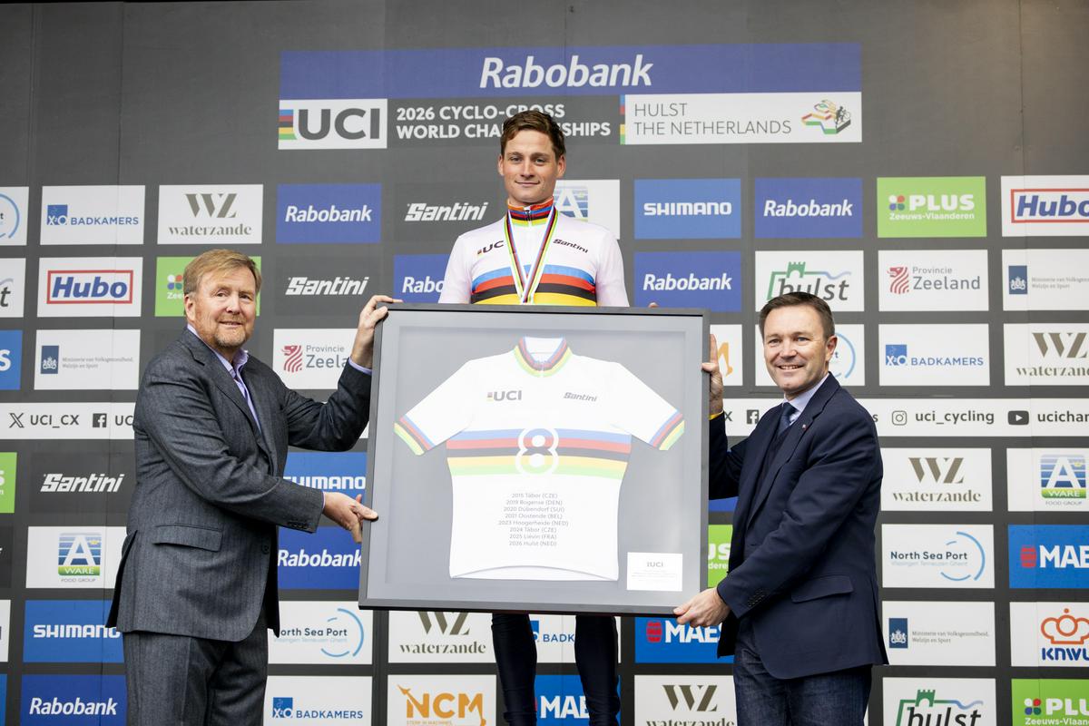 Rekord: Van der Poel osmič svetovni prvak v ciklokrosu