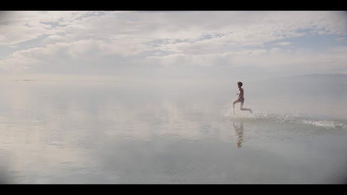 Arctic Monkeys – Opening Night (Help 2)