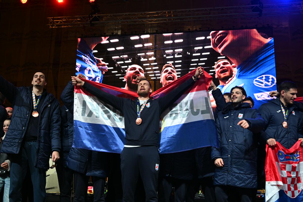 Il governo scavalca Zagabria: Thompson canta per la nazionale