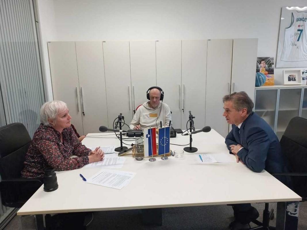 Golob: Ne delamo za kapital, delamo za zaposlene, zato smo najprej vpeljali ukrepe v prid zaposlenim