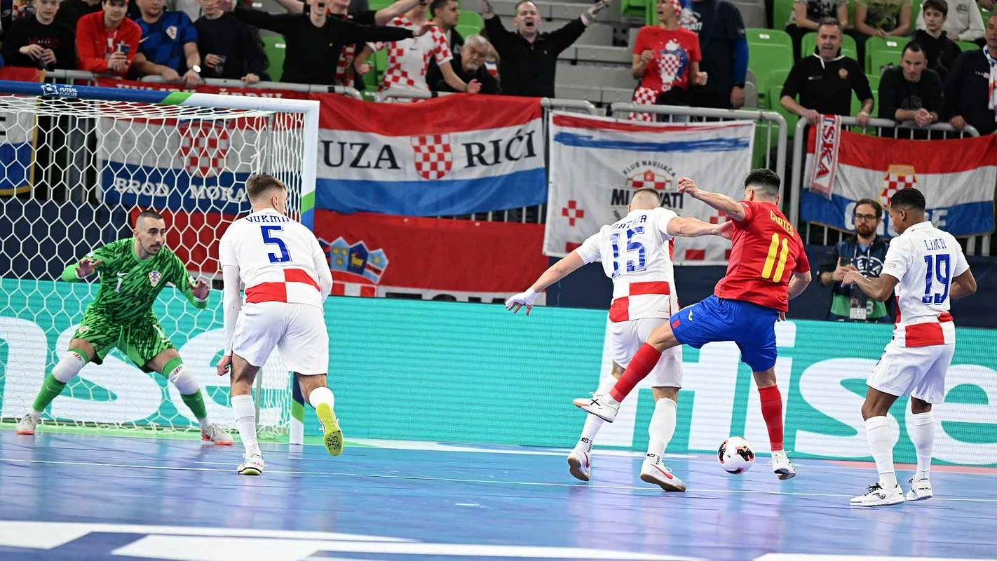 Danes bosta v Stožicah znana oba finalista EP-ja