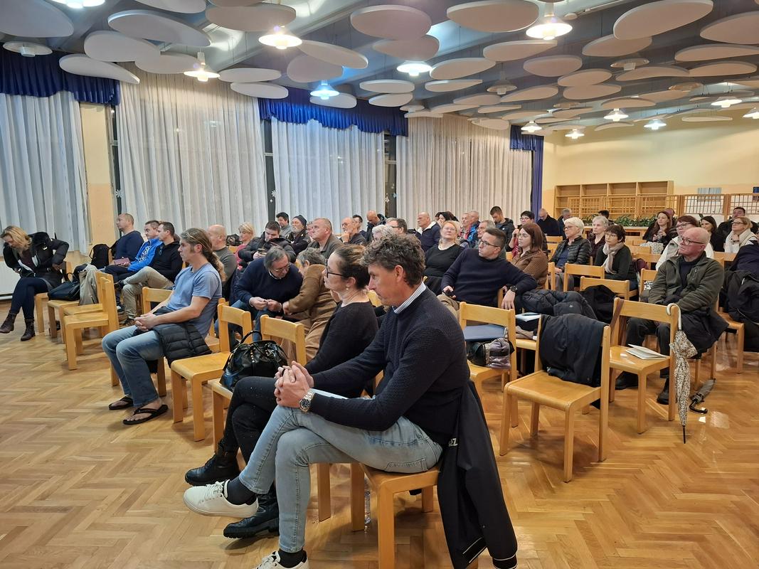 Kakšen bo prihodnji prostorski razvoj Izole: bo gradnja stanovanj ob morju dovoljena?