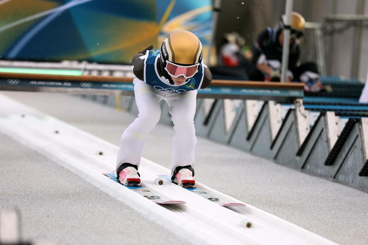 Nika Prevc najboljša v dveh serijah treninga, v prvi skočila kar 108 metrov