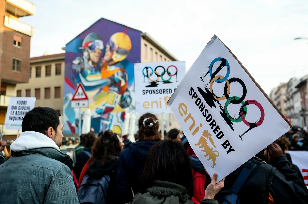 V Milanu med protesti proti olimpijskim igram tudi izgredi
