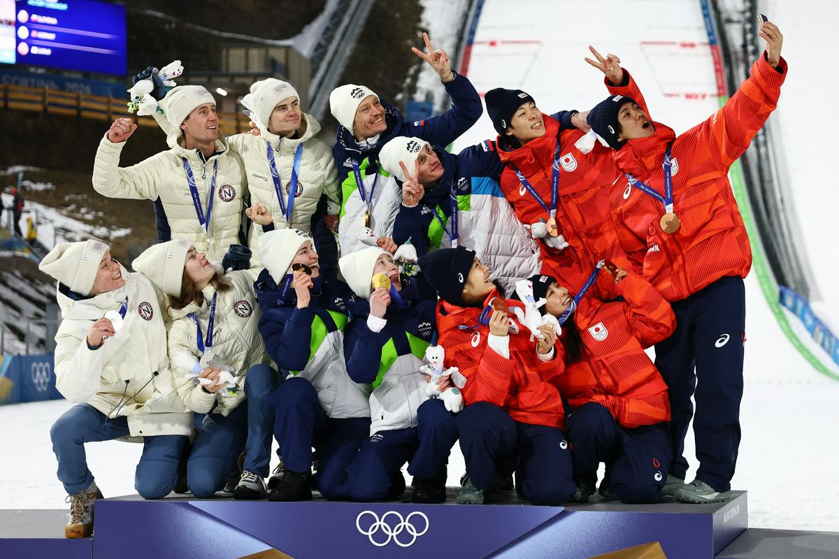 Nika Prevc: Takšno medaljo sem si vedno želela. Da jo lahko delim z ekipo, je še bolj posebno.