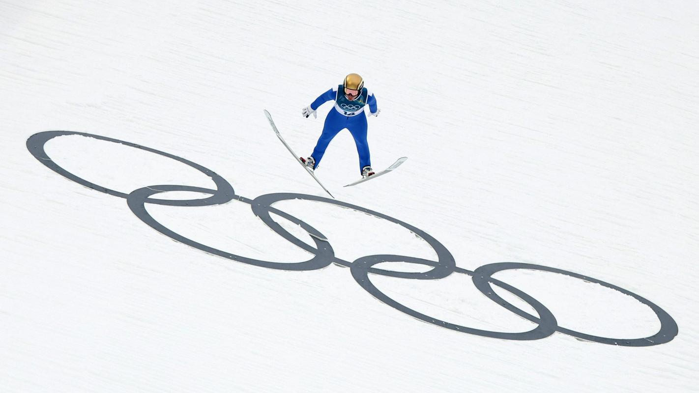 TV SLO 2/MMC: Nordijska kombinacija (M), skoki