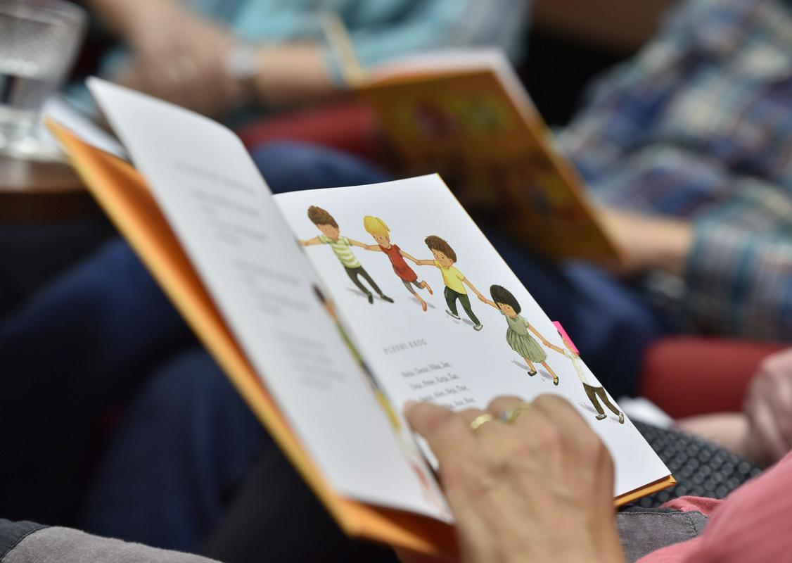 Kje je v novem multimedijskem prostoru mesto za otroško književnost?