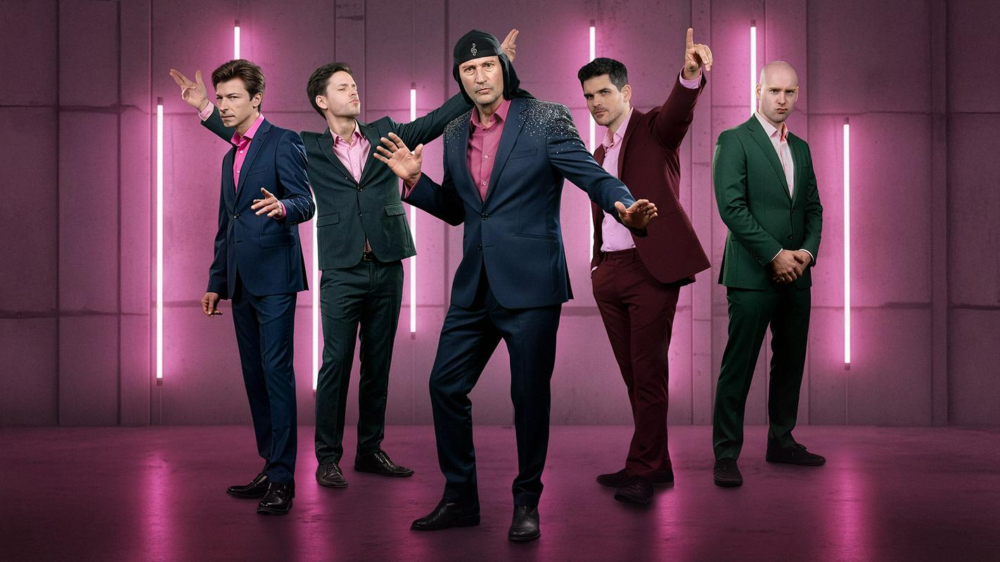 Laibach z vrnitvijo k popu "od znotraj" dekonstruira kulturo algoritmov in umetne inteligence