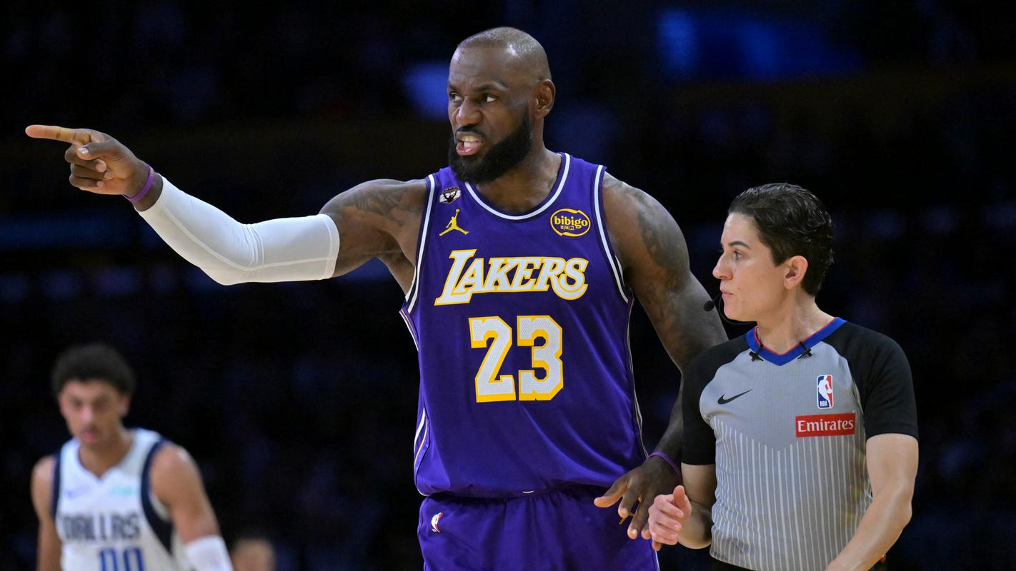 Lakersi tretjič letos boljši od Dallasa, James pa s trojnim dvojčkom do novega rekorda