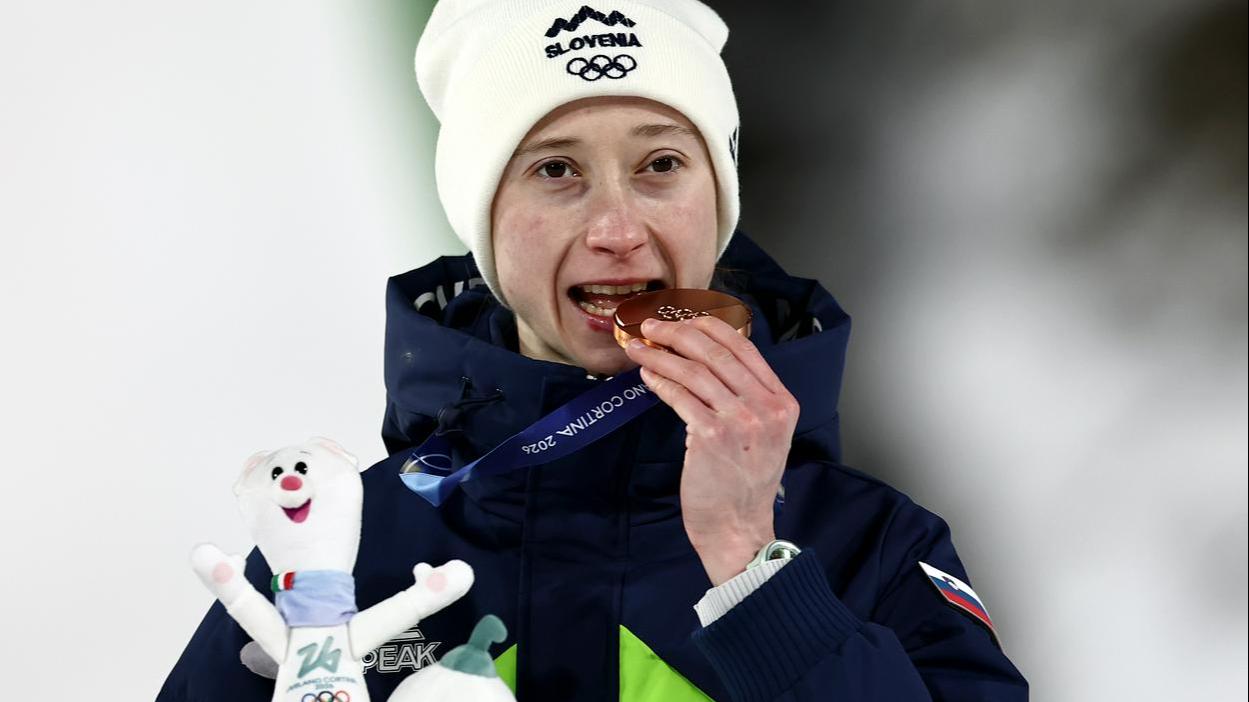 Zgodba o pritisku ali kako je Niki Prevc uspel skoraj 100-letni dosežek