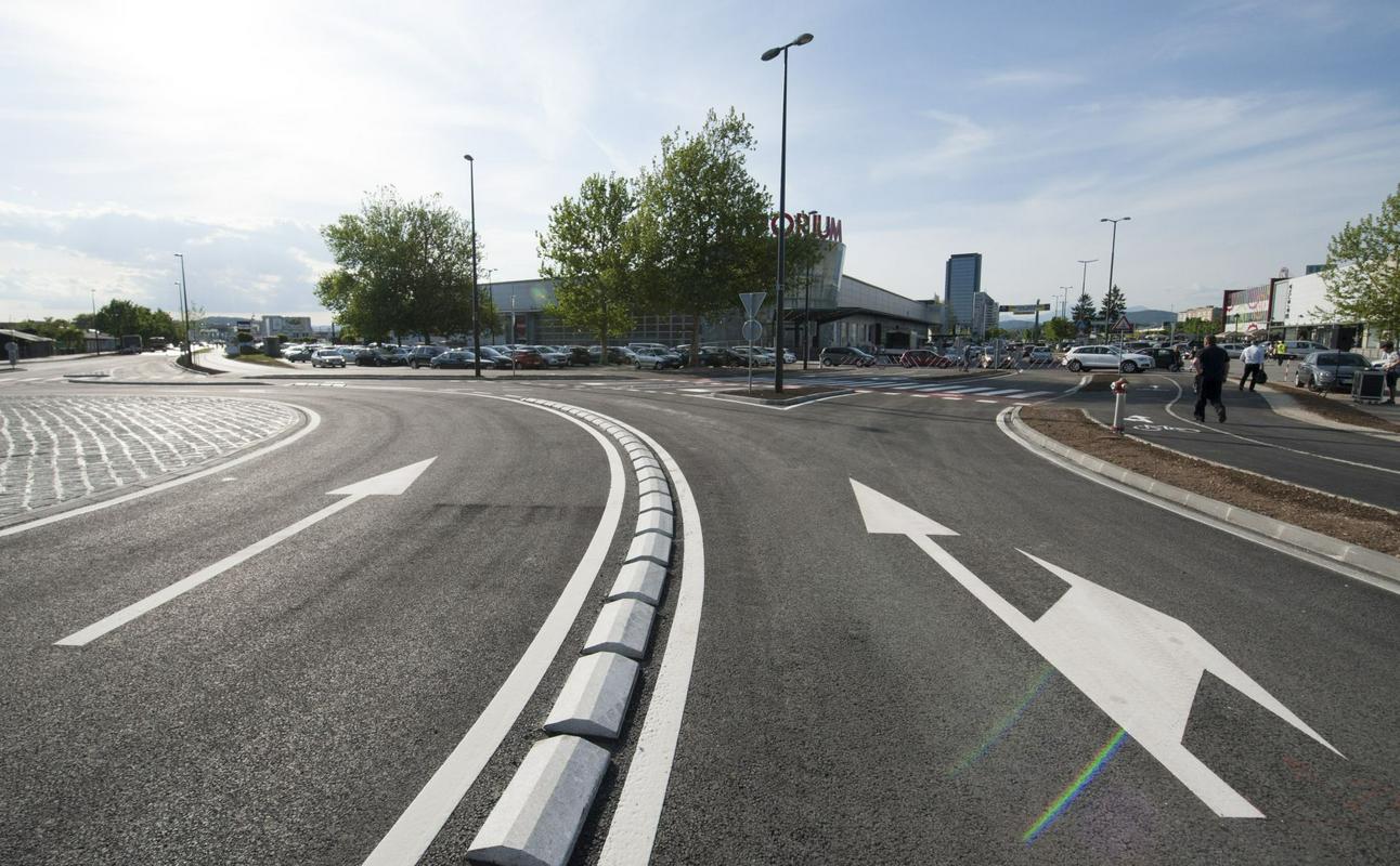 Varnost na cesti: Pametna ureditev cest je v pomoč, a največji vpliv ima (za zdaj) še vedno voznik