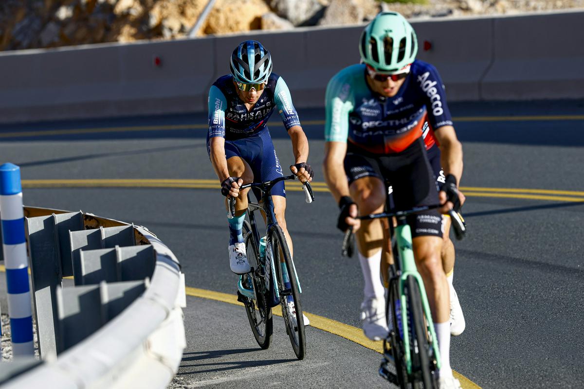 Tiberi  prvi osvojil strmi Džebel Mobra, del Toro drugi, Evenepoel s krči izgubil dve minuti