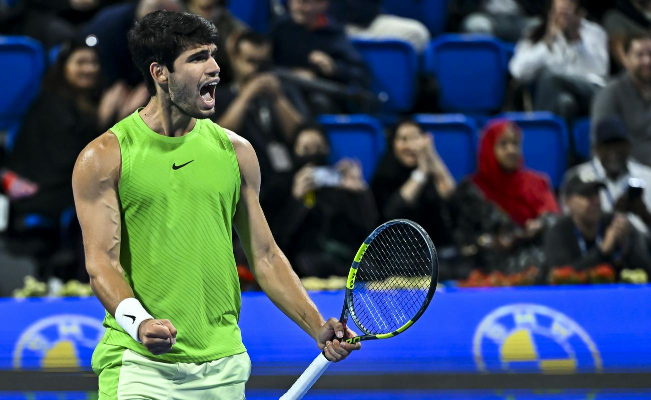 Alcaraz ugnal branilca naslova v Dohi Rubljova in ostaja neporažen v letošnji sezoni