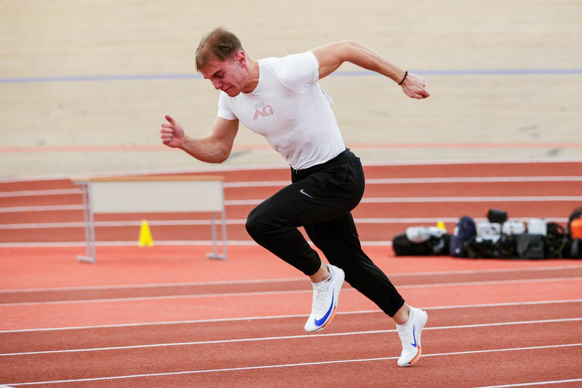 Čurin Prapotnik v Beogradu popravil 22 let star državni rekord Osovnikarja na 60 m