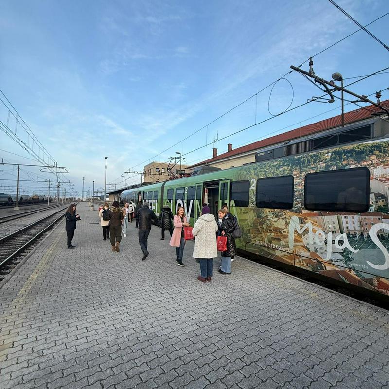 Petdeset Kraševcev se je s posebnim vlakom odpeljalo v spomin na pesnika Srečka Kosovela