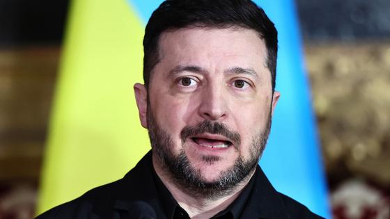 Zelenski ob obletnici začetka vojne: Putin ni dosegel svojih ciljev. Vrh EU-ja v Kijevu.