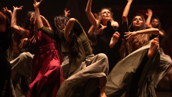 Zadnja predstava skupine Akrama Khana, enega najvplivnejših sodobnih koreografov in plesalcev