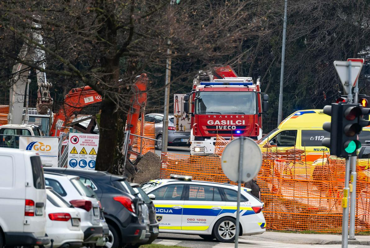 Na območju Jesenic na delovišču umrl 36-letnik, ki ga je povozil delovni stroj