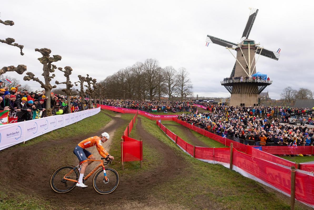 Na treh pomladanskih spomenikih obračun med van der Poelom in Pogačarjem