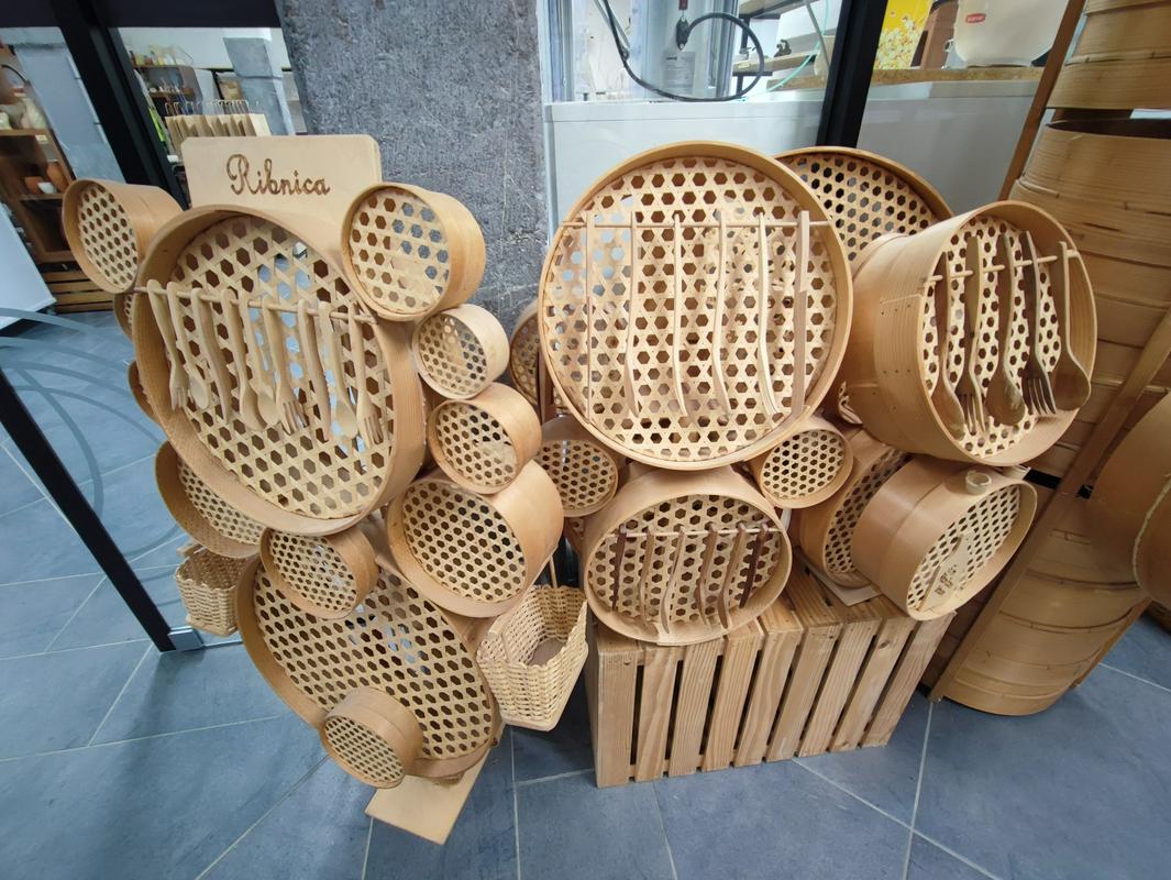 Ribnica, še vedno si znana po suhi robi!