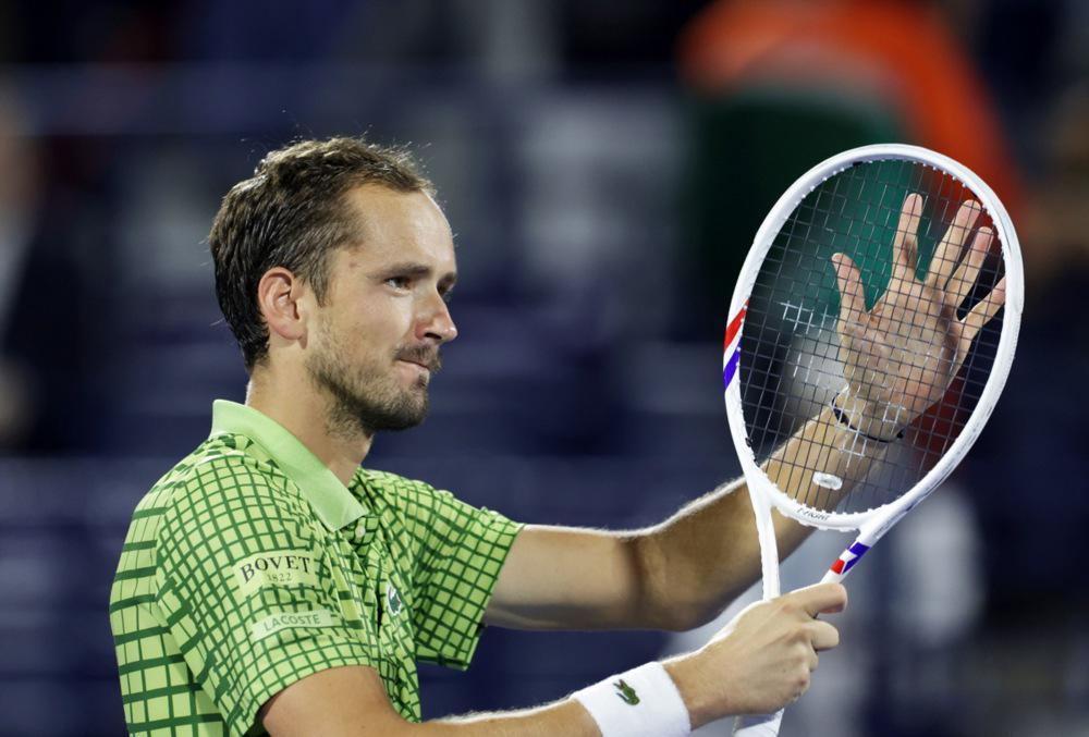 Medvedejev brez boja do prvega turnirskega dvojčka v karieri