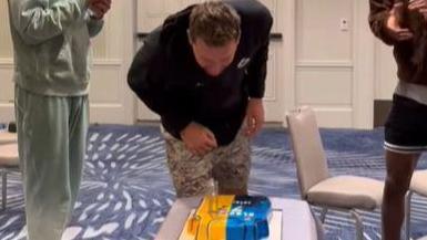 Luka Dončić za rojstni dan dobil torto s kombinacijo imen Slovenija in Lakers