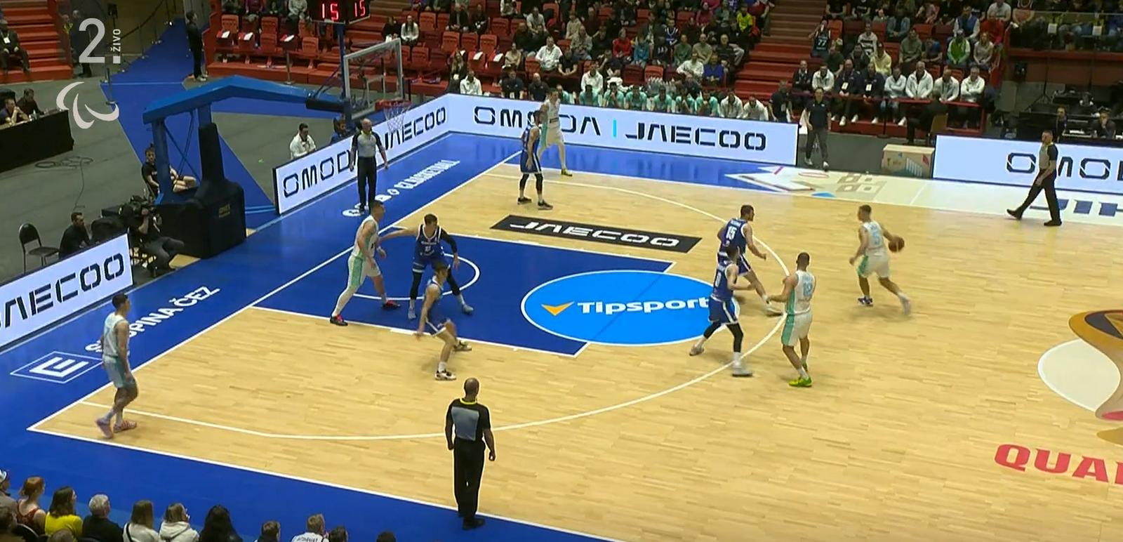 Ob 18.00: Češka – Slovenija 54:36 (polčas)