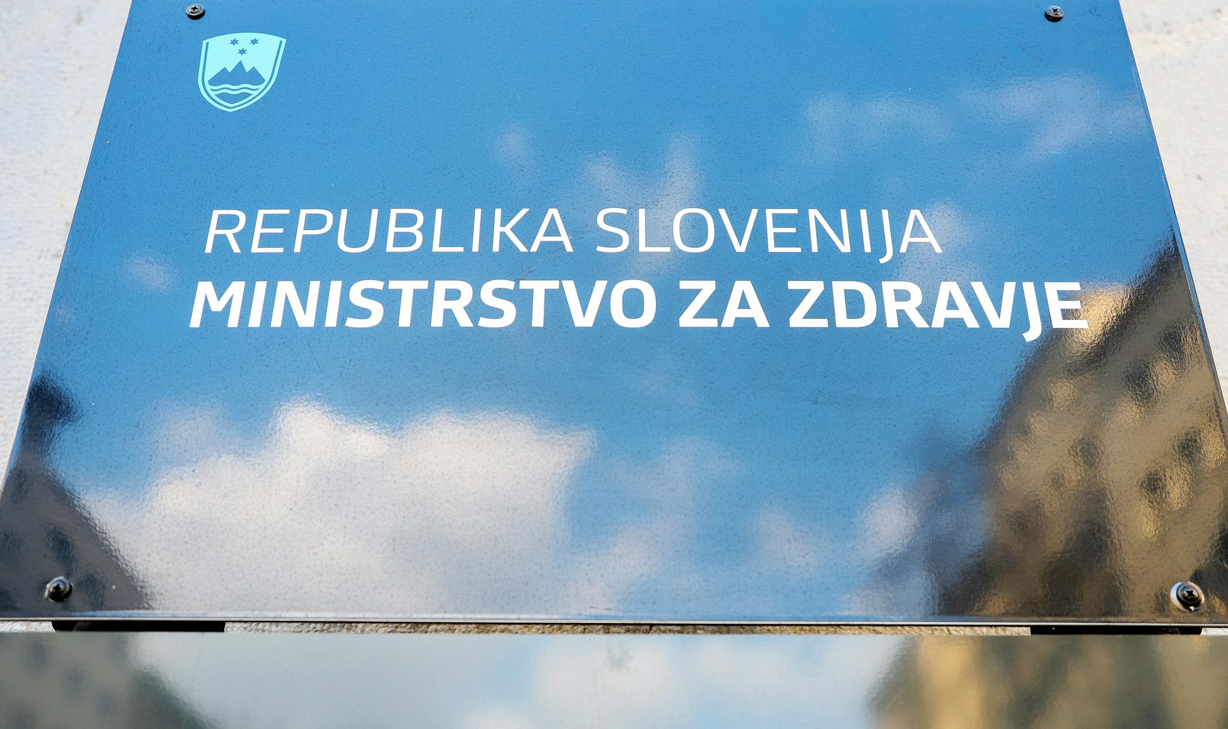 Vlada sprejela strategijo za krepitev zdravstvenih kadrov. V Fidesu kritični.