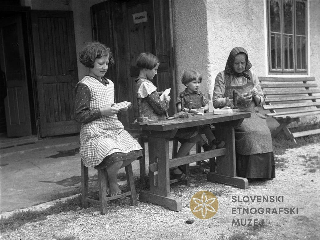 Sprehod skozi 20. stoletje s pionirjem reportažne fotografije Petrom Nagličem