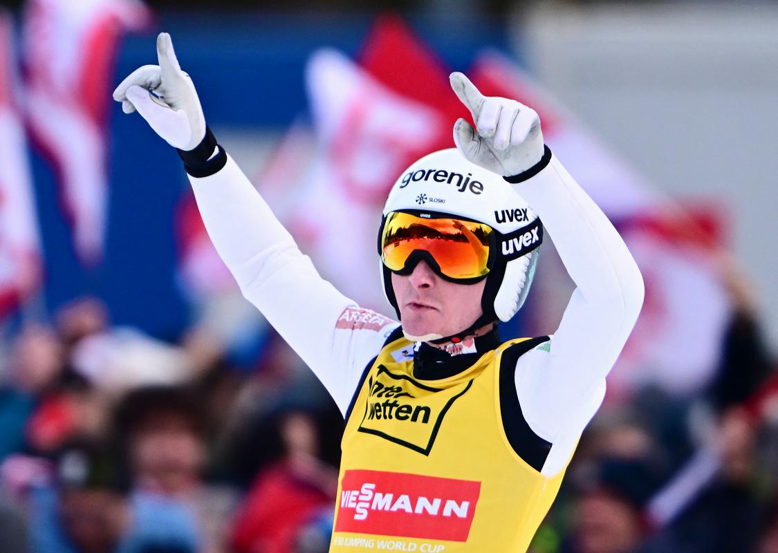 S kristalom kronano popolno leto Domna Prevca