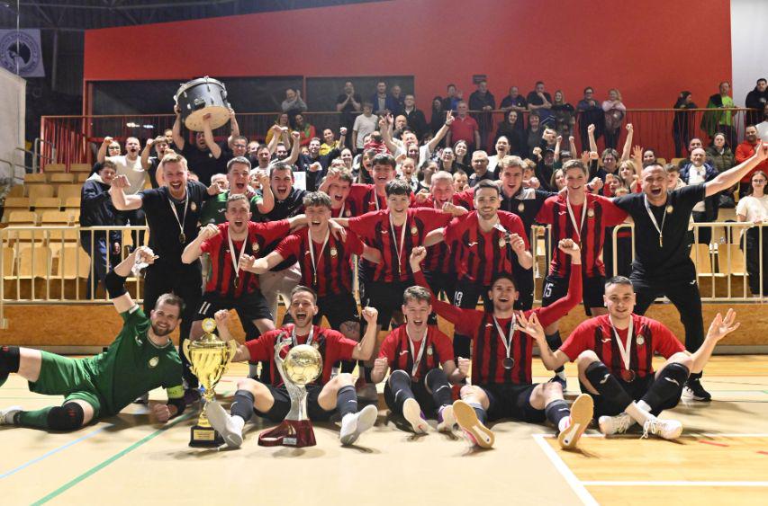 Dobovec po šestmetrovkah do devete (zaporedne) pokalne lovorike