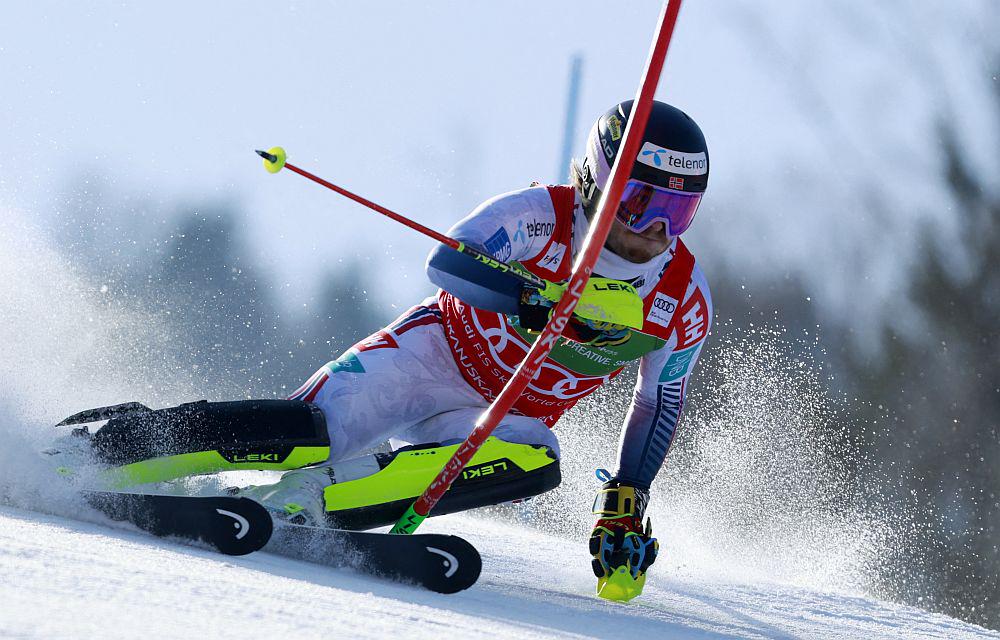 Na prvi progi najhitrejši olimpijski osmoljenec McGrath