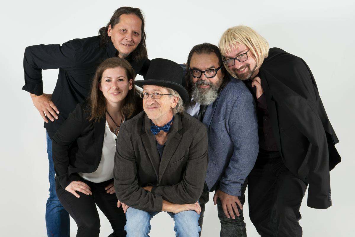 Zmelkoow: "Pošteno je, da prikažemo obe strani življenja – tudi temen del"