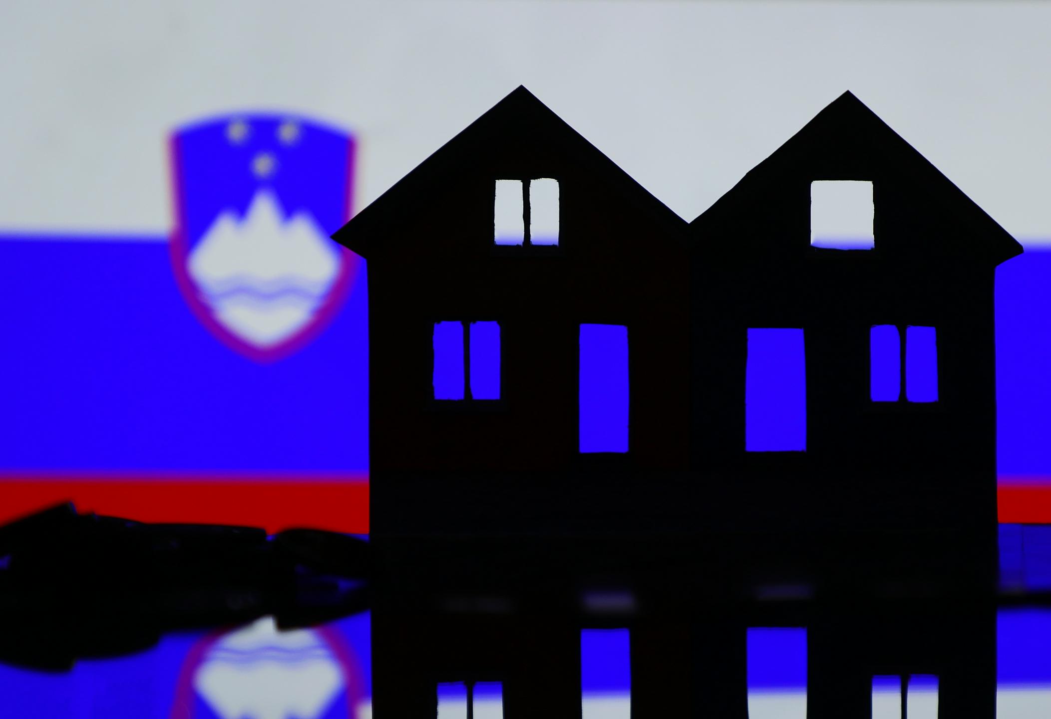 Se neprofitna stanovanja oddajajo tujcem? Bi stanovanjsko stisko ublažili novi študentski domovi?