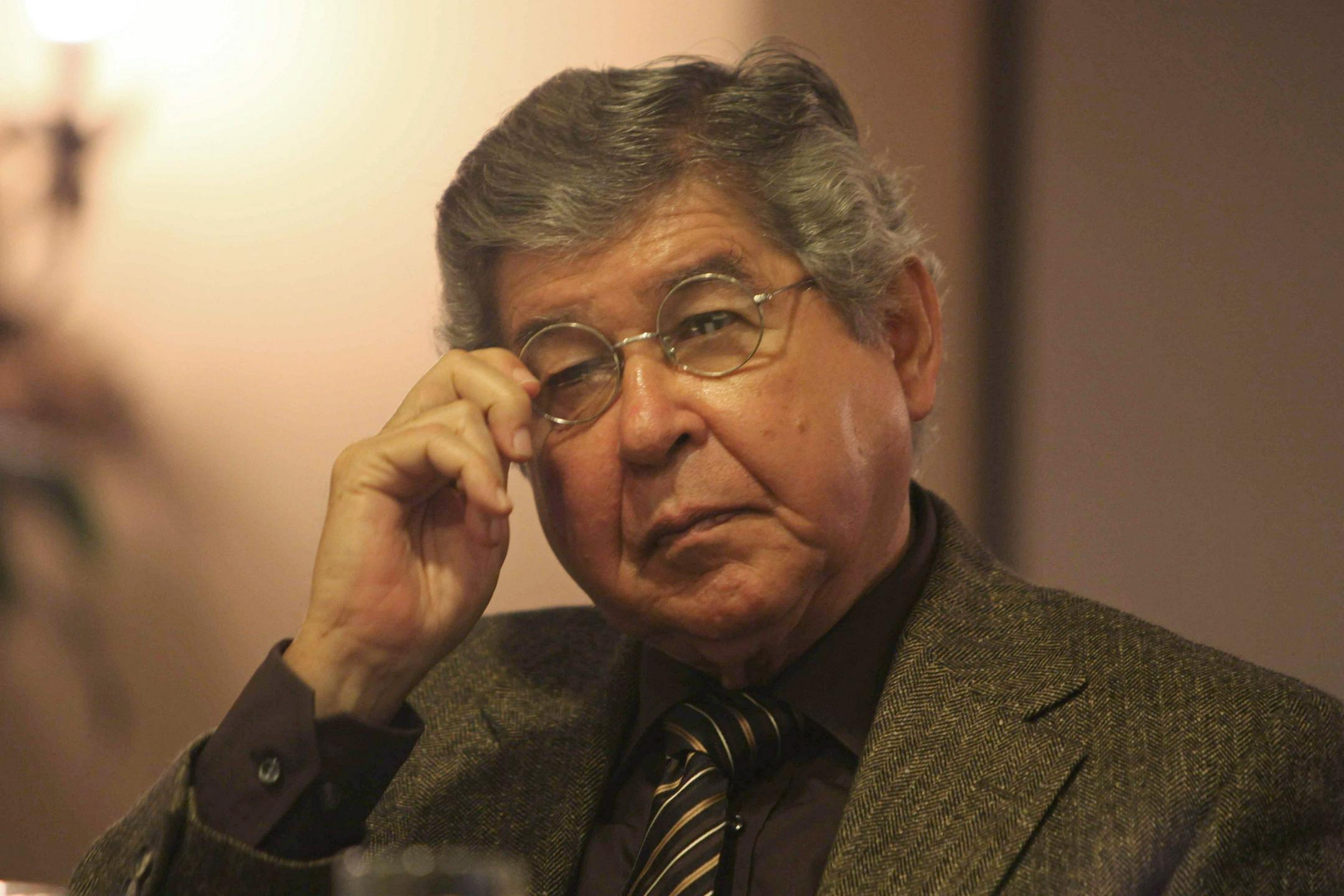 Umrl je perujski pisatelj Alfredo Bryce Echenique, zadnje veliko ime "latinskoameriškega buma"