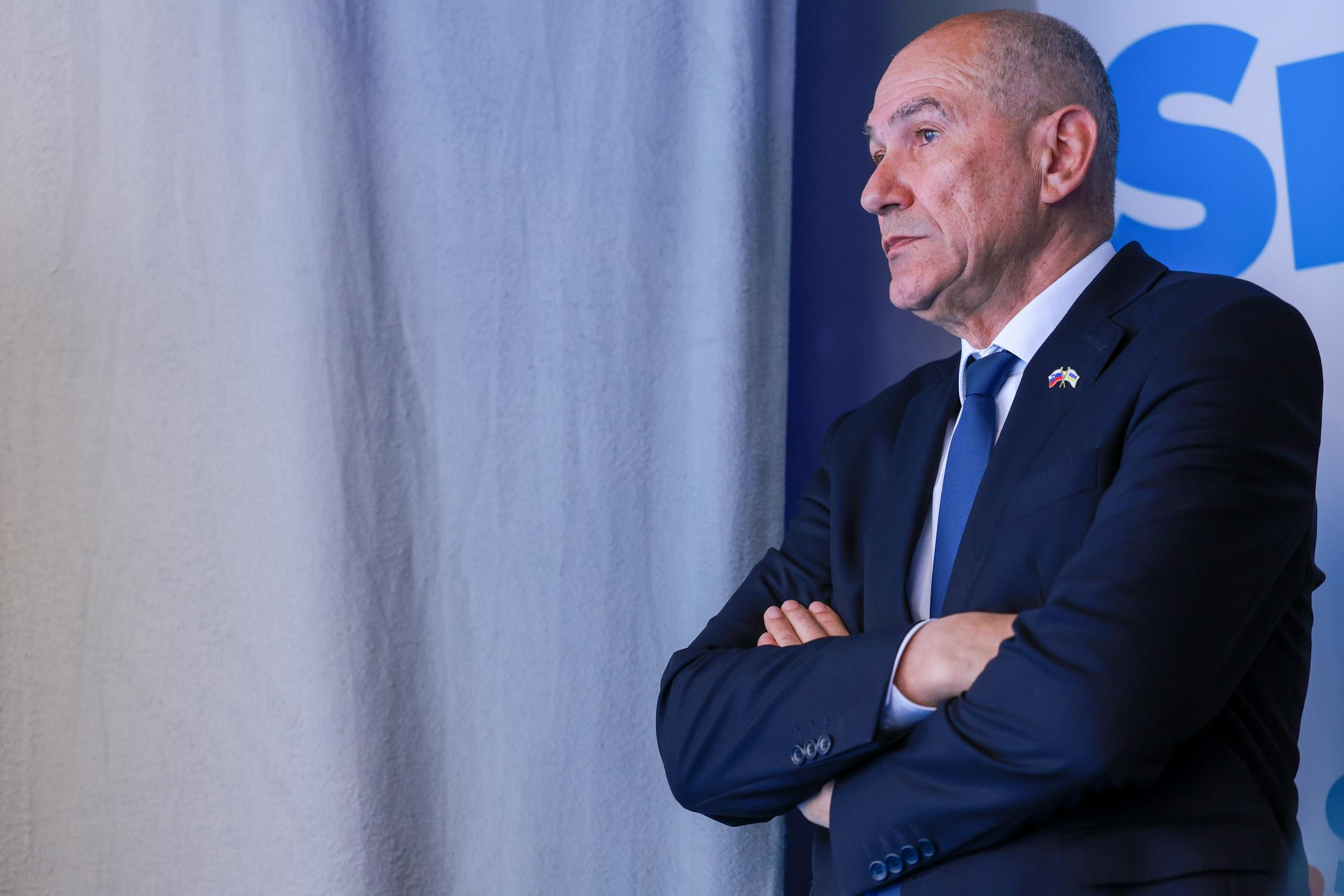 Janša: Z Eilandom sem govoril lani, dopisovala sva si, ko je postal slaven v Sloveniji