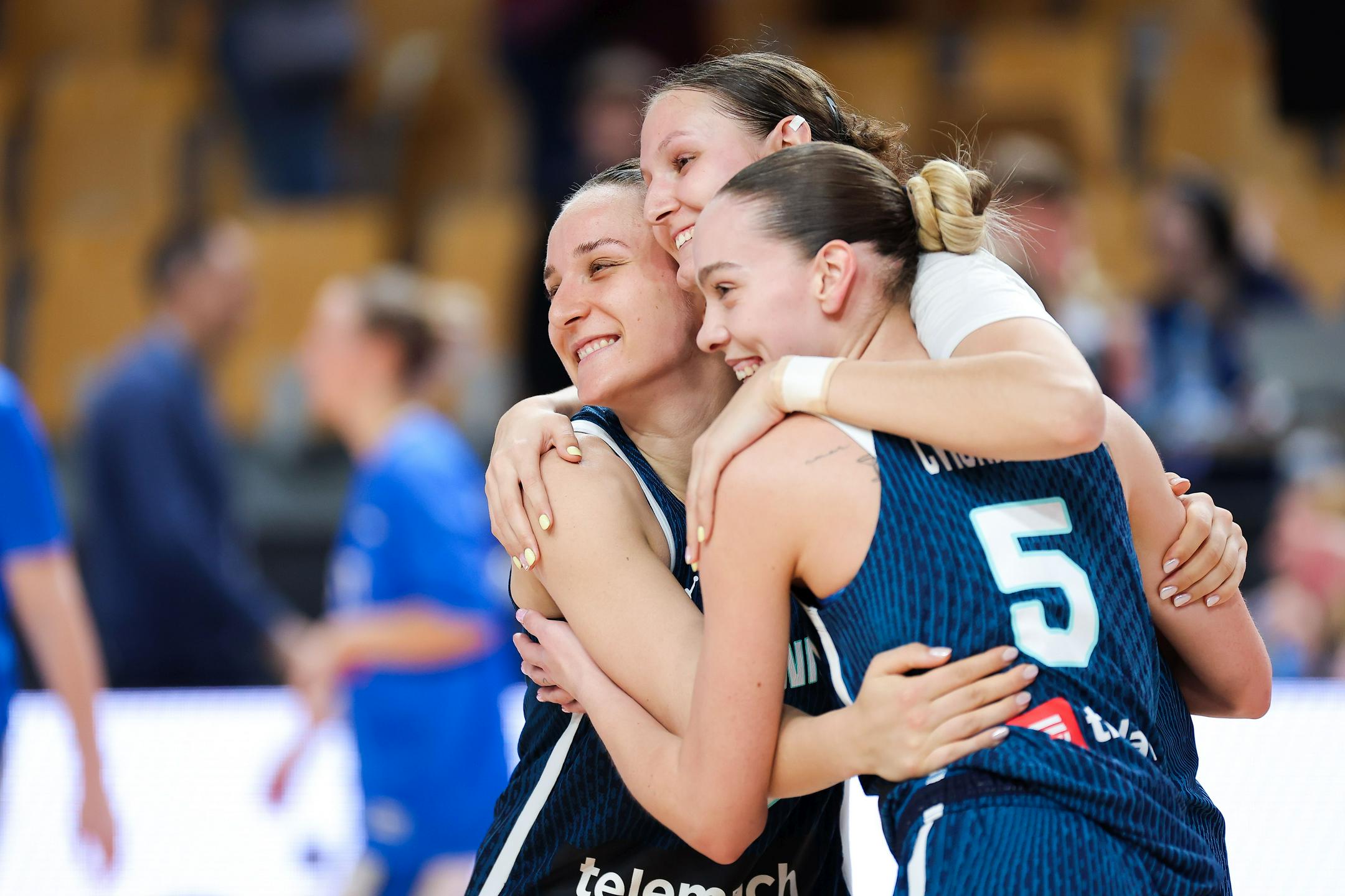 Slovenke zanesljivo do zmage nad Estonijo