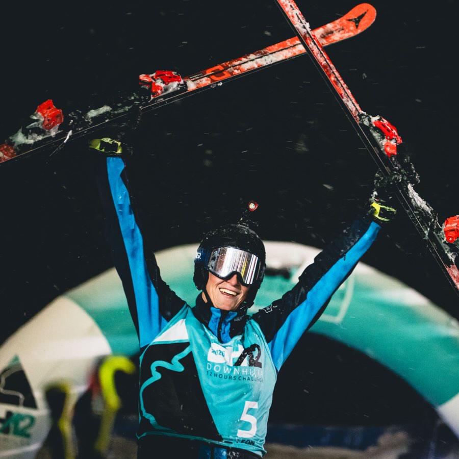 Na Downhilki tokrat slavila Leon Haberman in Daša Popenka